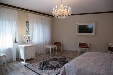 Фото номера Двухместный номер Делюкс с 1 кроватью Отель Hotel boutique Vila LaKastel г. Синая 5