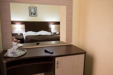 Фото номера Двухместный номер с 1 кроватью или 2 отдельными кроватями Отель Hotel Rina Cerbul г. Синая 13
