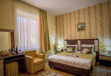 Фото номера Трехместный номер Отель Hotel Rina Cerbul г. Синая 5