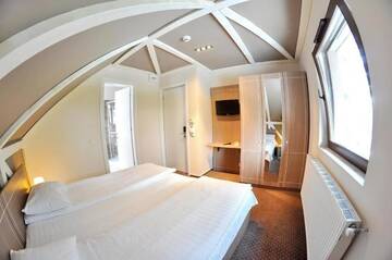 Фото номера Double Room - Hanul cu Ursi Отель Complex Hotelier COTA O MIE г. Синая 4