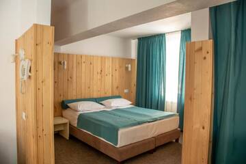 Фото номера Люкс с балконом Отель Complex Hotelier COTA O MIE г. Синая 2