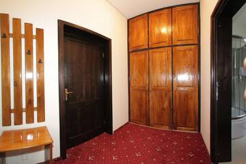 Фото номера Улучшенный двухместный номер с 1 кроватью Отель Hotel Stavilar г. Синая 9