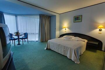 Фото номера Стандартный двухместный номер с 1 кроватью Отель Hotel Mara г. Синая 4