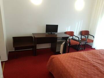Фото номера Двухместный номер с 1 кроватью или 2 отдельными кроватями Отель Hotel Cristal Sinaia г. Синая 8