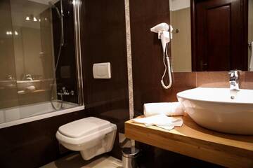 Фото номера Двухместный номер Делюкс с 1 кроватью Гостевой дом Oblique - Forest &amp; Spa г. Синая 10