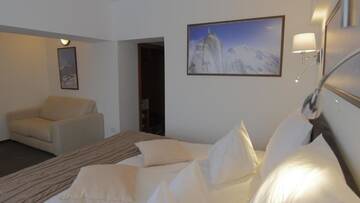 Фото номера Представительский двухместный номер с 1 кроватью Отель Hotel Pestera Cota 1610 г. Синая 3