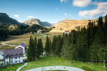 Фото номера Представительский двухместный номер с видом на горы Отель Hotel Pestera Cota 1610 г. Синая 3