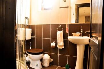 Фото номера Вилла с 5 спальнями Лоджи Cabana Stana Tarle г. Синая 54
