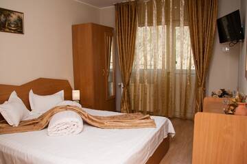 Фото номера Двухместный номер с 1 кроватью и балконом Отель Hotel Riviera г. Синая 4