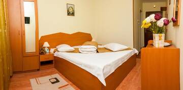 Фото номера Двухместный номер с 1 кроватью и балконом Отель Hotel Riviera г. Синая 6