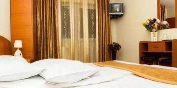 Фото номера Двухместный номер с 2 отдельными кроватями и балконом Отель Hotel Riviera г. Синая 6