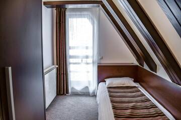 Фото номера Трехместный номер Отель Hotel Smart г. Синая 7