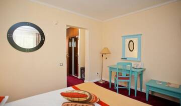 Фото номера Стандартный двухместный номер с 1 кроватью Отель Hotel Bastion г. Синая 25