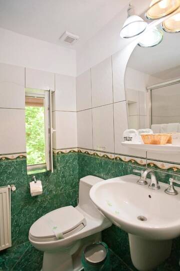 Фото номера Люкс с 2 спальнями Отель Hotel Bastion г. Синая 8