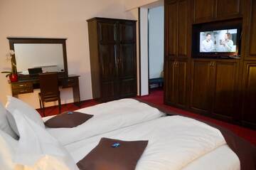 Фото номера Полулюкс Отель Hotel Cumpatu г. Синая 5