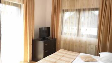 Фото номера Апартаменты с 1 спальней Апарт-отели Hotel Silvia Apart Sinaia г. Синая 3