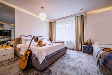 Фото номера Новый семейный люкс с видом на горы Отель Hotel Sinaia г. Синая 13