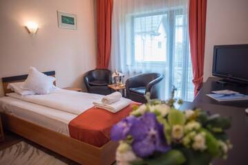 Фото номера Двухместный номер с 1 кроватью или 2 отдельными кроватями Отель Hotel Marami г. Синая 10