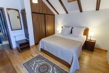 Фото номера Апартаменты с 2 спальнями - Мансарда Гостевой дом Pension Carmen`s Mansion A г. Синая 8